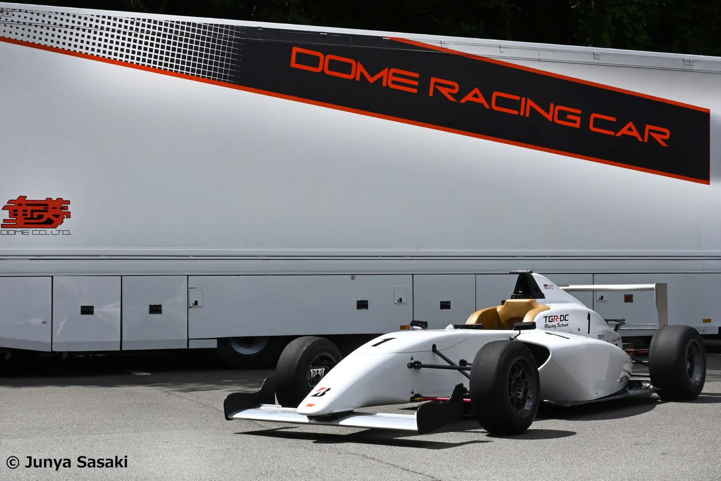 DOME F110