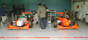 鈴鹿テスト コックピットのF300とF399